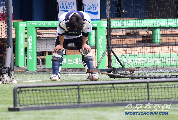 It's like Cheongryonggi high school baseball. Doosan's training atmosphere has changed these days, and special training after the game with strong shouts