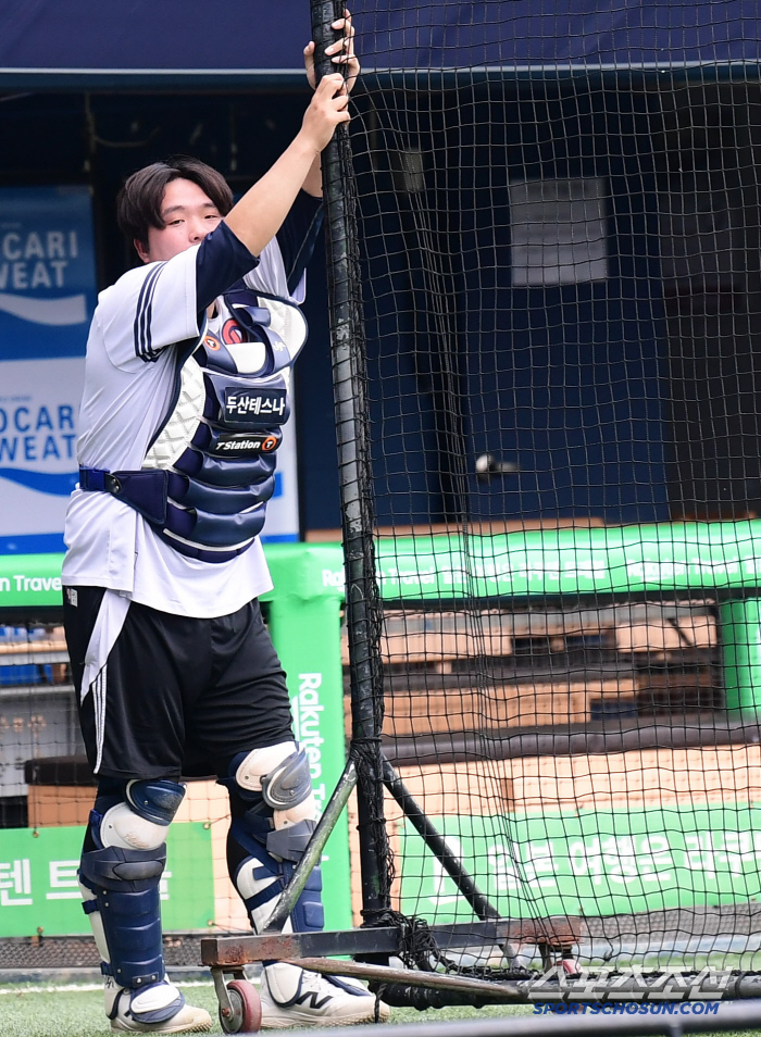 It's like Cheongryonggi high school baseball. Doosan's training atmosphere has changed these days, and special training after the game with strong shouts