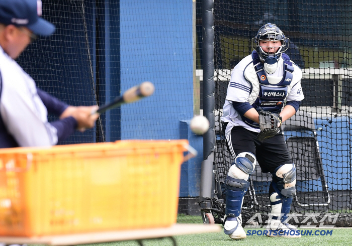It's like Cheongryonggi high school baseball. Doosan's training atmosphere has changed these days, and special training after the game with strong shouts