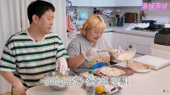 Hong Yoon-hwa Shares 20kg Weight Loss Journey with Cucumber Sandwich Recipe
