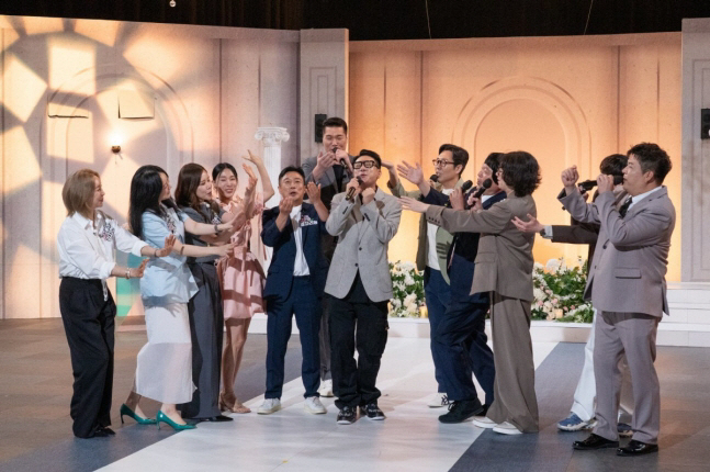 Lee Sangmin’s Bride-less Wedding Reception Brings Laughter and Tears on ‘Knowing Bros'