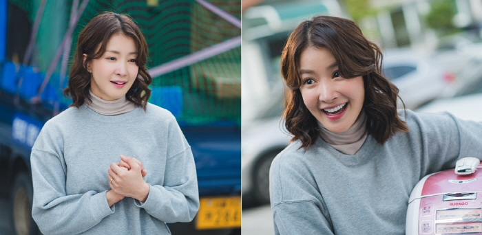 Lee Si-young's excitement explodes at entering her dream apartment (Salonde Homes)