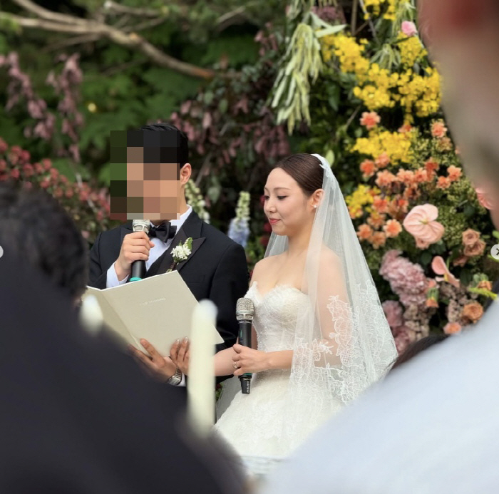 Miss A’s Min Weds Businessman in Elegant Outdoor Ceremony