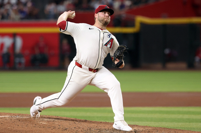 The most expensive person in ARI's history, Season Outburns in 2 months, Tommy John surgery next week