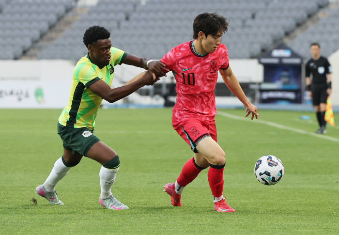  Bae Jun-ho, who played for the U22 national team, added Hong Myung-bo for the match against Kuwait