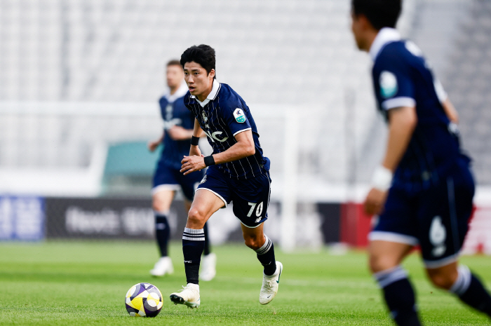 Seoul E-Land is aiming to turn the mood around in South Jeolla Province, entering the 6th consecutive away game!Heo Yong-joon from Jeollanam-do will do his best