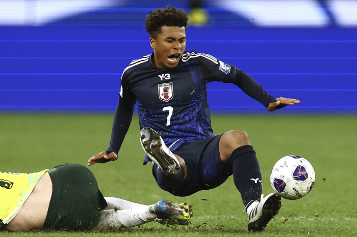 Shame on you! 2nd Army Rotation → 01 Defeat Against Australia A storm after the defeat, a wave of criticism around the world explodes