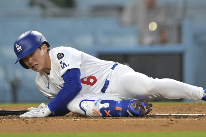 Your ankle is fine and you're right-handed. Why? Kim Hye-sung is on the verge of missing the first three games in a row, and Taxi Squad Outman soon goes to Triple-A