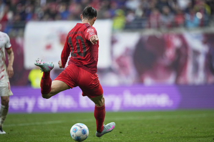 You're not coming. Give me more than Sane Son Heung-min, who is negotiating with Tottenham! Tottenham is reluctant to demand an annual salary of 18 million euros
