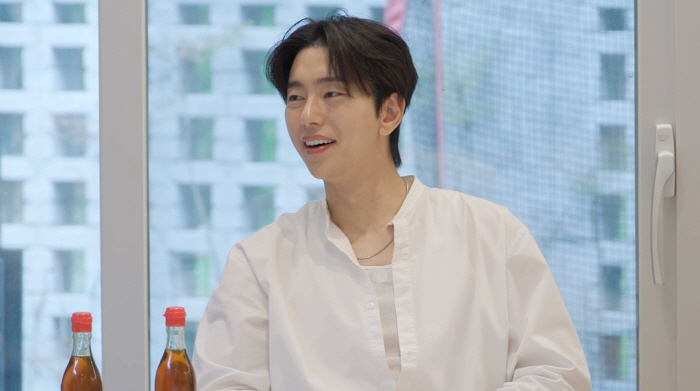 Choi Jinhyuk, an international student, female friend, can I call him straight fluttering oppa?Yoon Hyunmin's level of embarrassment
