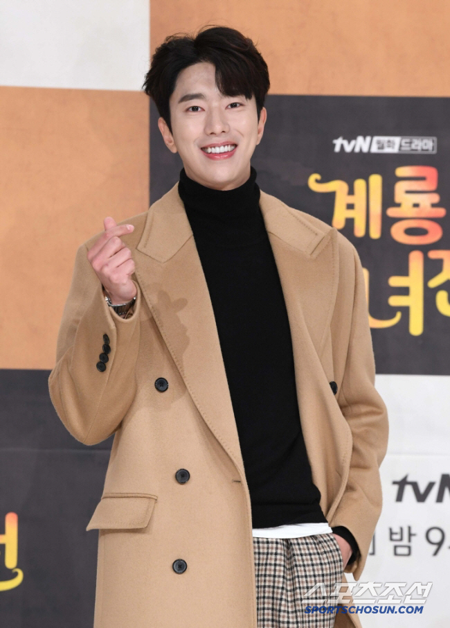 Declaring Non-marriage Yoon Hyun-min and Choi Jin-hyuk's First Lady Friends Returning to Korea on a Blind Date (My Little Old Boy)