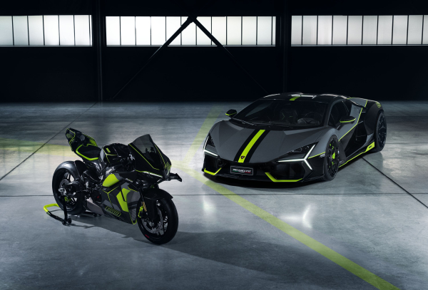 Ducati meets Lamborghini..Panigale V4 Lamborghini Power