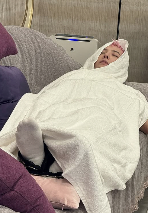 G-Dragon Shares Candid Backstage Moments via SNS Amid Ongoing Dating Rumors