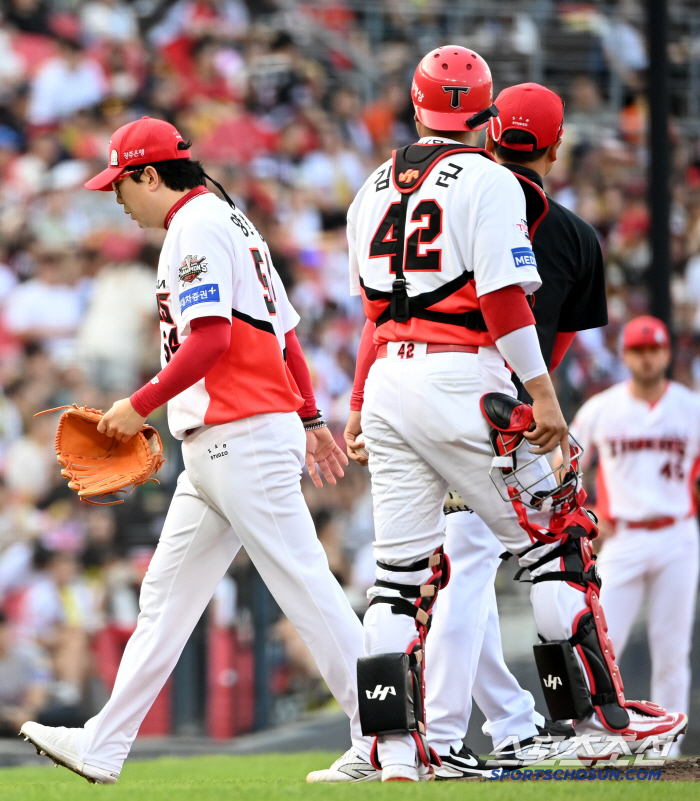 He hit Ponce with a come-from-behind sign, but Yang Hyun-jong lost five runs in two ⅓ innings, ERA 4.90 → 5.27 skyrocketed (Gwangju site)