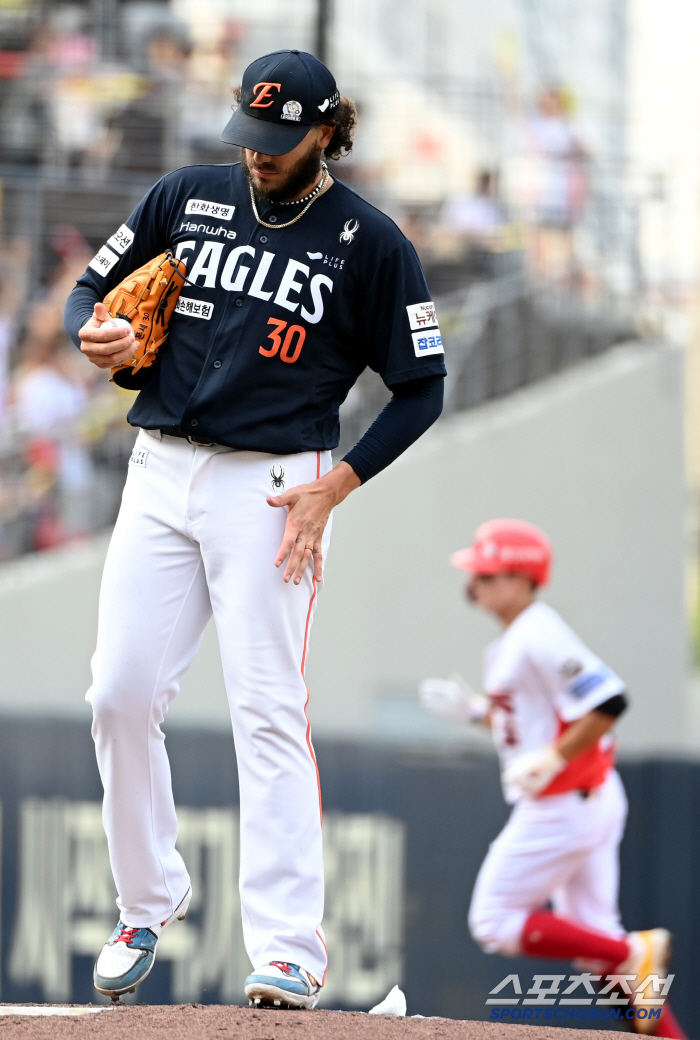He hit Ponce with a come-from-behind sign, but Yang Hyun-jong lost five runs in two ⅓ innings, ERA 4.90 → 5.27 skyrocketed (Gwangju site)
