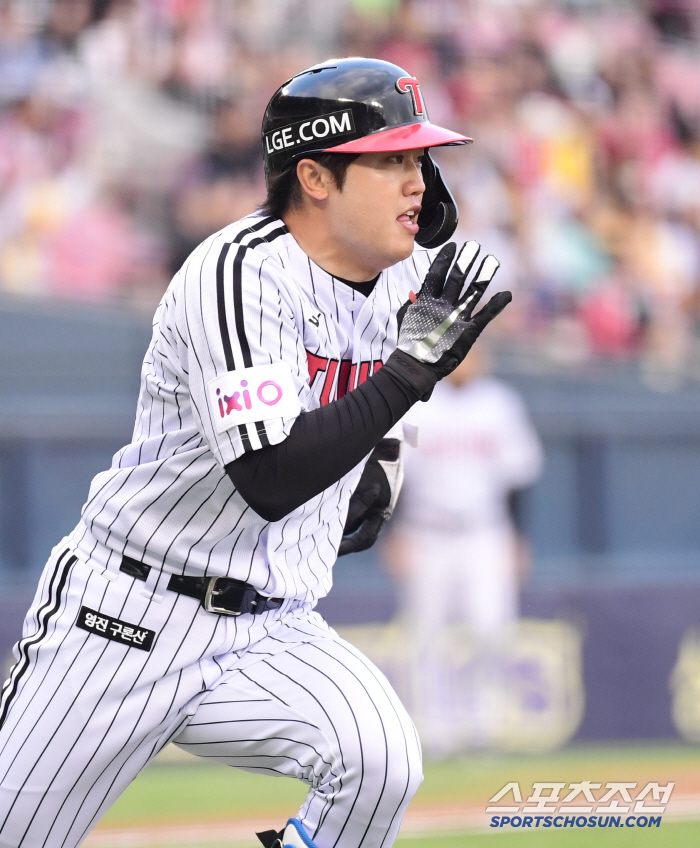 LG, who is in danger of losing the sweep despite being chased by 0.5G cars, and Oh Ji-hwan, who started four consecutive games, are excluded. Instead of Park Dongwon, Moon Sungjoo is number five