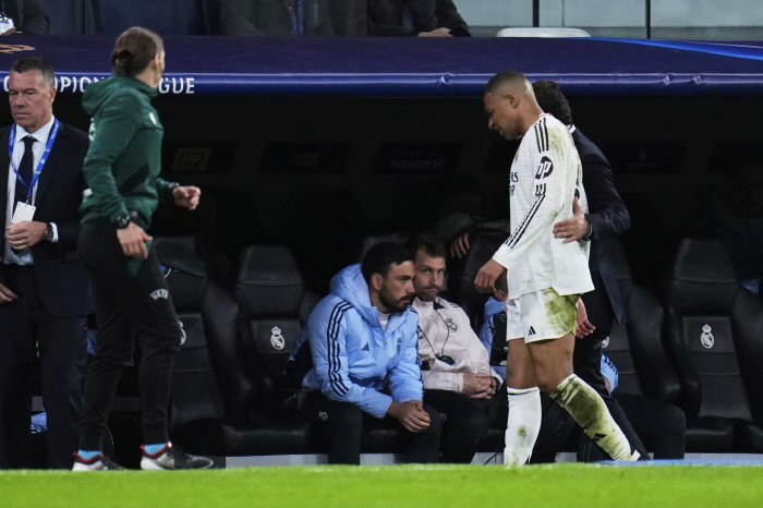 Mbappe has no bitter taste in winning his old team's PSG Champions. I'm just congratulating you