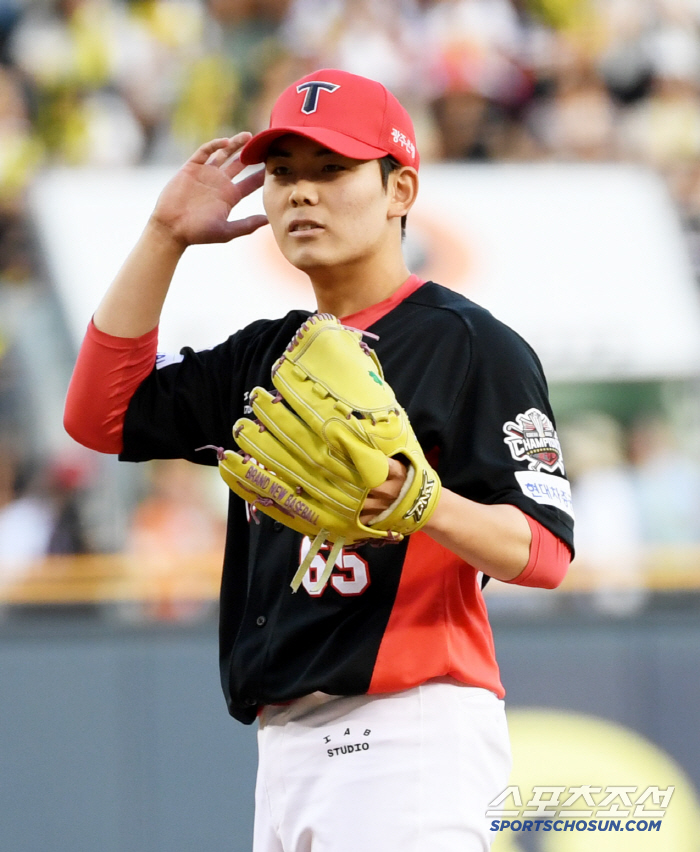 My parents and son, who also watched the second division, are now KIA ERA 0.00 pitchers…So that only the first team can come to the ballpark