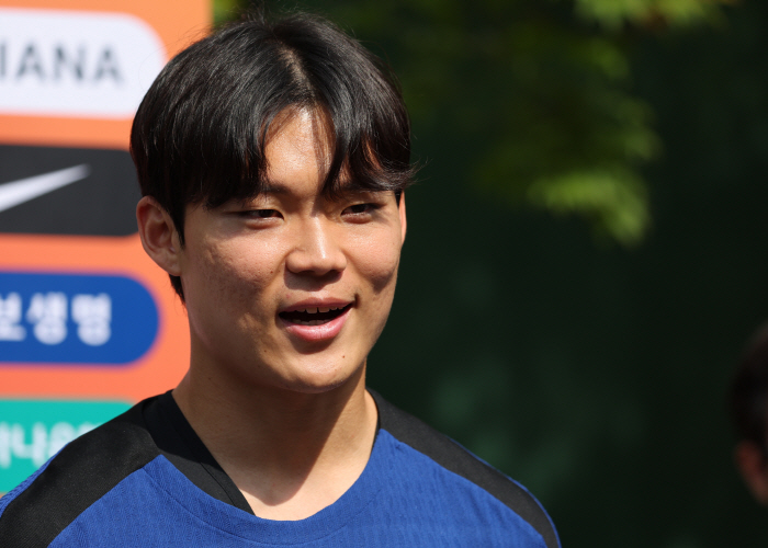  Oh Hyunkyu's friend Kangin sometimes doesn't want to show off, but I respect him for winning the Champions League