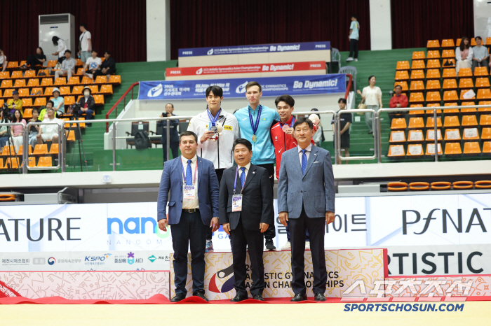 Undaunted massage ace, Heo Woong, shining silver at the Jecheon Championship! Moon Jae-young is on the floor