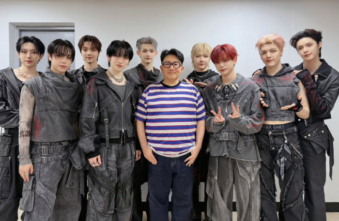 Bang Si-hyuk Draws Attention with Slimmer Look in Photo with &TEAM