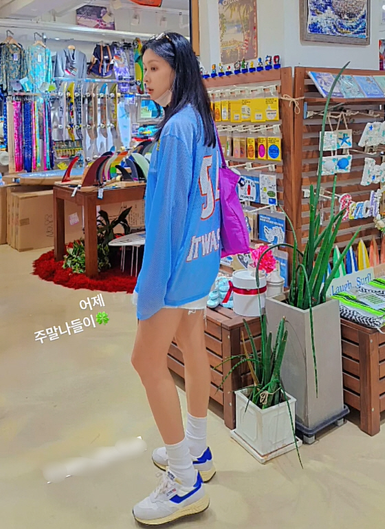 Jang Dong-gun ♥ Ko So-young, 52 years old, is perfect with her university styling. Amazing angular beauty  admiration for her beauty