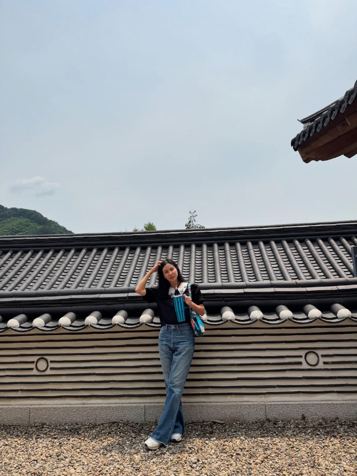 Jang Dong-gun ♥ Ko So-young, 52 years old, is perfect with her university styling. Amazing angular beauty  admiration for her beauty
