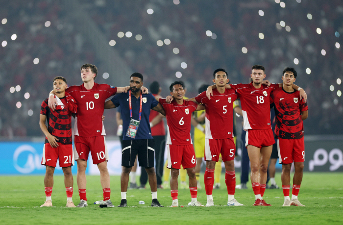 Japan beat him, too? If you win against China and Indonesia, you will rise to 110th place in FIFA rankings