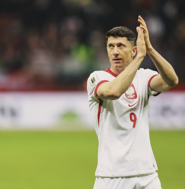 Lewandowski, the strongest striker in the world's soccer world, will not play under a coach who is not trusted to temporarily retire from the national team