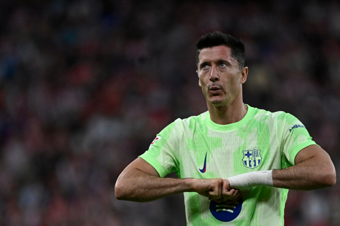 Lewandowski, the strongest striker in the world's soccer world, will not play under a coach who is not trusted to temporarily retire from the national team