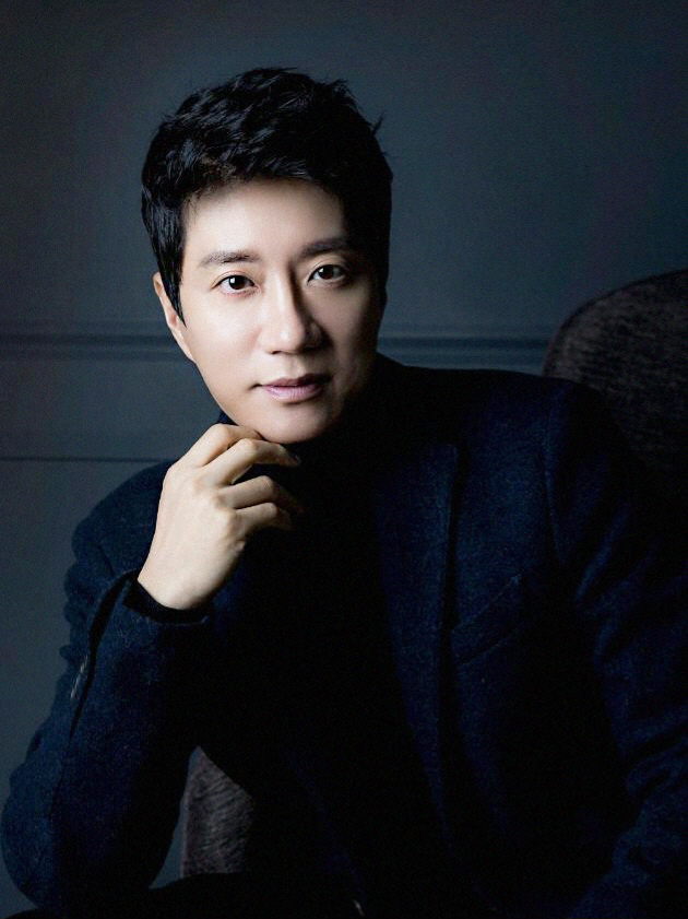  Kim Myung-min, a master of acting, starts anew with Star House Entertainment