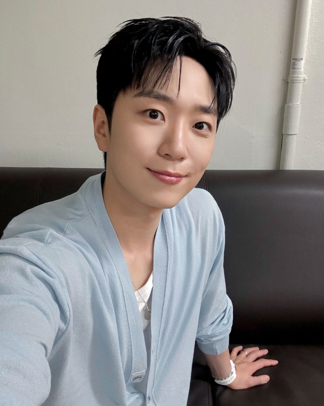  Kim Yu-na ♥ Ko Woo-rim's first fan meeting after being discharged from the military...Fans say, 'Thank you for waiting'
