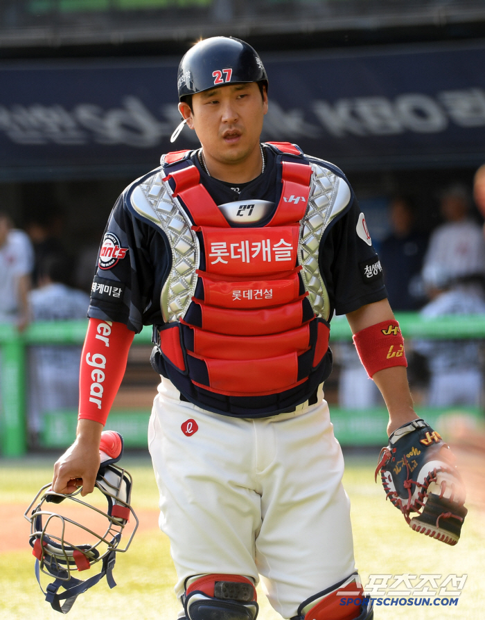The will of the master in the second round of 8 billion catchers...53 days into the top three, no breaths → Lotte  has regained its desperation