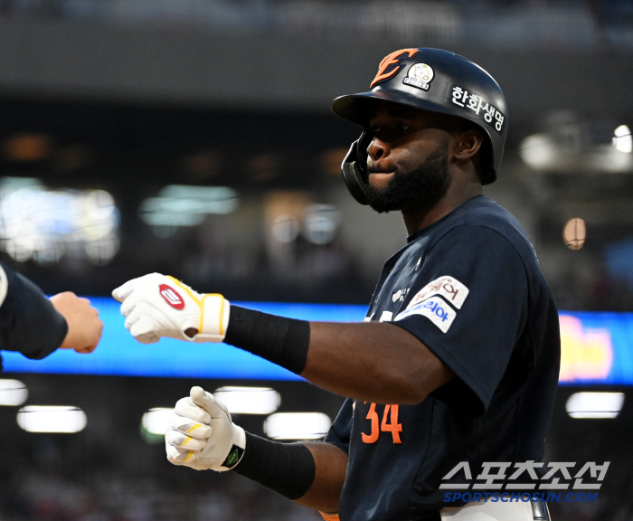 5 of last year's top 6 disappeared...Competition for stolen bases has changed dramatically, 35-year-old center fielder alone No. 1 → Retaking the throne for the first time in 7 years, Cho-joon Jung 