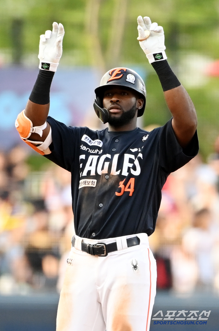 Hanwha Foreigner's Injuries Blast! It looks like a bone, but.. → I'll do it as a pinch runner. crazy fighting spirit