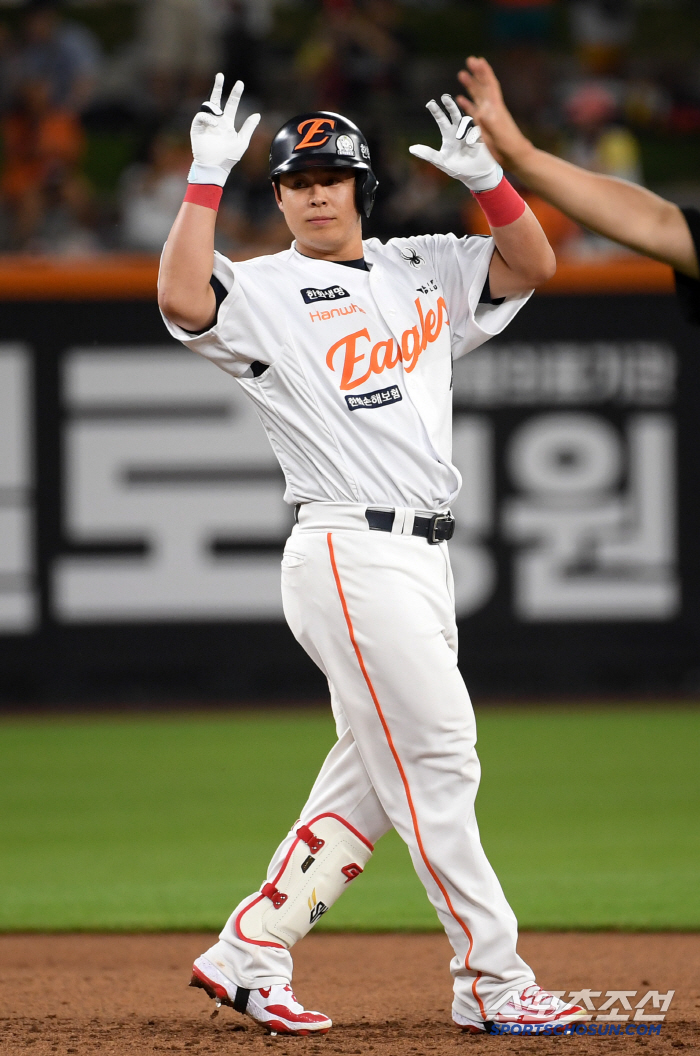 I have to return last month's sweep, right? Hanwha, I waited a month. Doosan 62, completely destroyed! a strong start to the three-game series