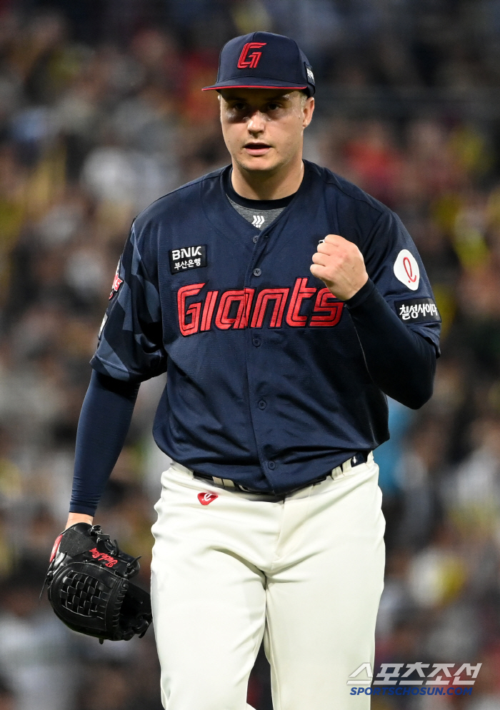 Is it meaningful to analyze the power? The overwhelming ball power Lotte's new ace looks forward to a soft landing, but the real concern is on the other side? 