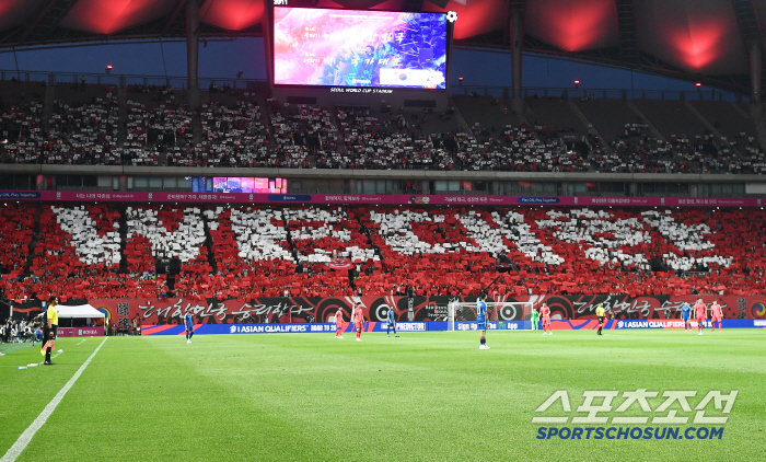 Jeon Jin-woo's A-match debut goal explosion → An average of 25.7 years old experiment with the best 11, Hong Myung-bo-ho led by 10...Son Heung-min on standby for the second half