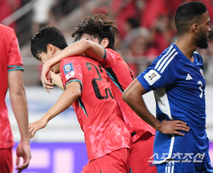 Jeon Jin-woo's A-match debut goal explosion → An average of 25.7 years old experiment with the best 11, Hong Myung-bo-ho led by 10...Son Heung-min on standby for the second half