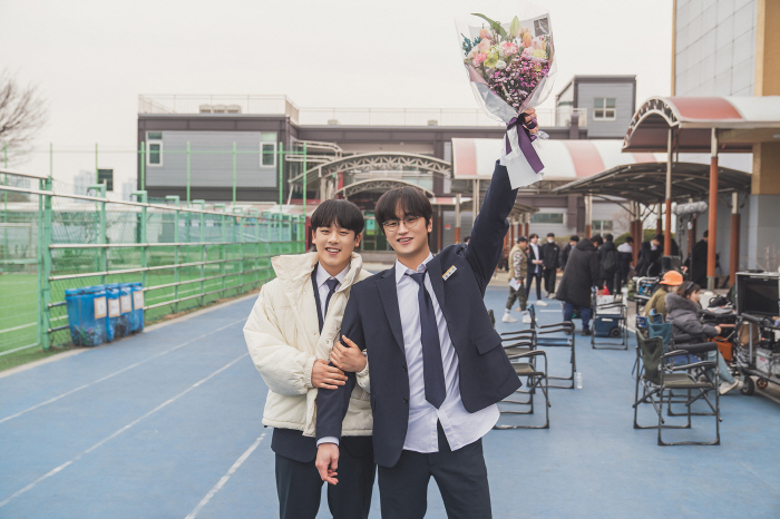 Lee Jung-ha, how did you become a masked fighter..One behind the scenes