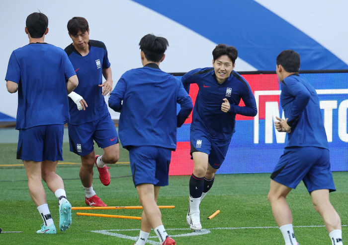 Lee Kang-in will collapse like this France → Iraq → Korea → U.S. murder schedule is inevitable, and he is expected to play in Wall due to Dembele's injury → A reversal of his location?