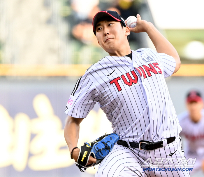 The misfortune caused by the error came up to the first team today, and the pitcher was hit by a pitch after the error. 3 extra runs despite taping fighting spirit. 