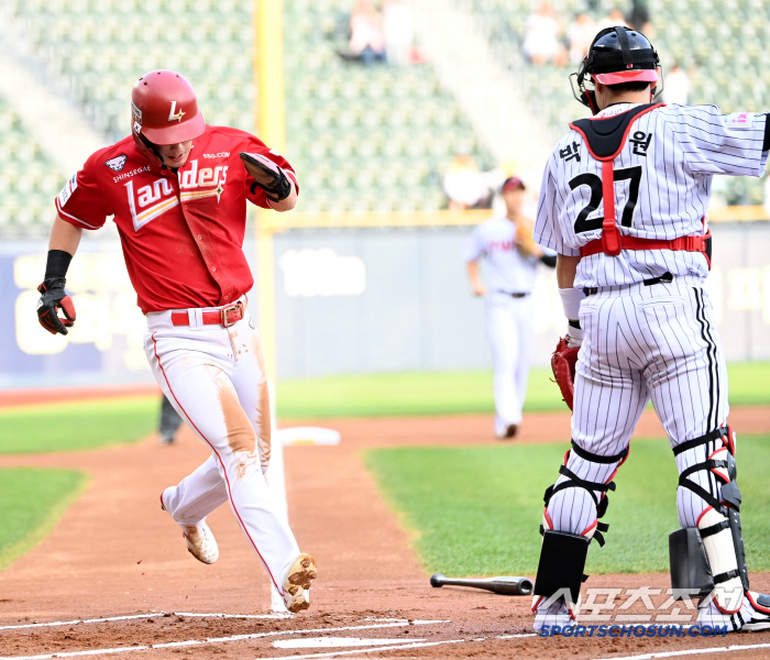 The misfortune caused by the error came up to the first team today, and the pitcher was hit by a pitch after the error. 3 extra runs despite taping fighting spirit. 