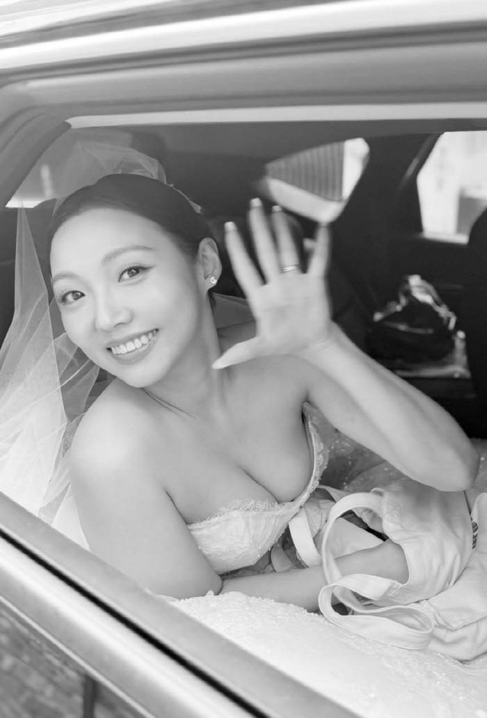 Miss Amin, you said you live well without a man..How do you feel about the wedding? I NEED A MAN!