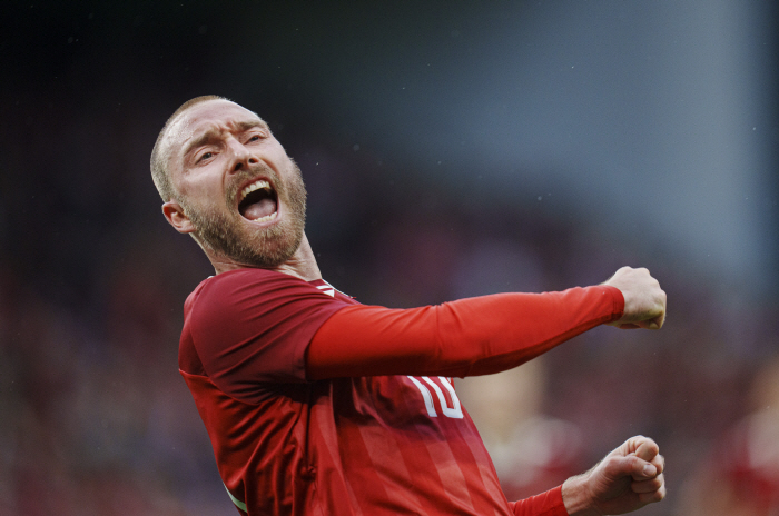  Heungmin, let's meet again someday. Eriksen, who will be released as a Manchester United FA