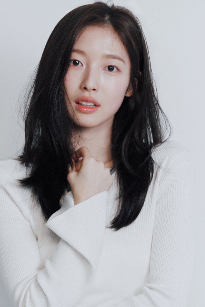  Oh My Girl Arin, exclusive contract with ATRP...Chew and rice