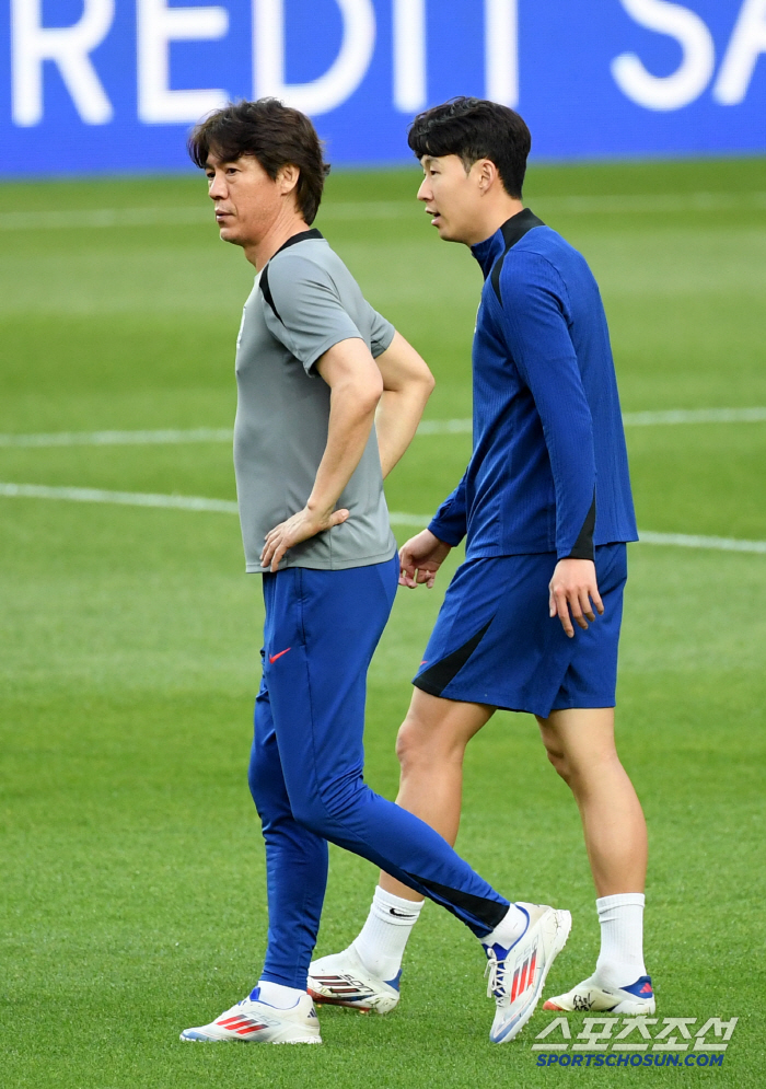  Director Hong Myung-bo stands by for Son Heung-min's bench, the 11 best...Oh Hyun-kyu and Jeon Jin-woo, Lee Han-beom made his A-match debut