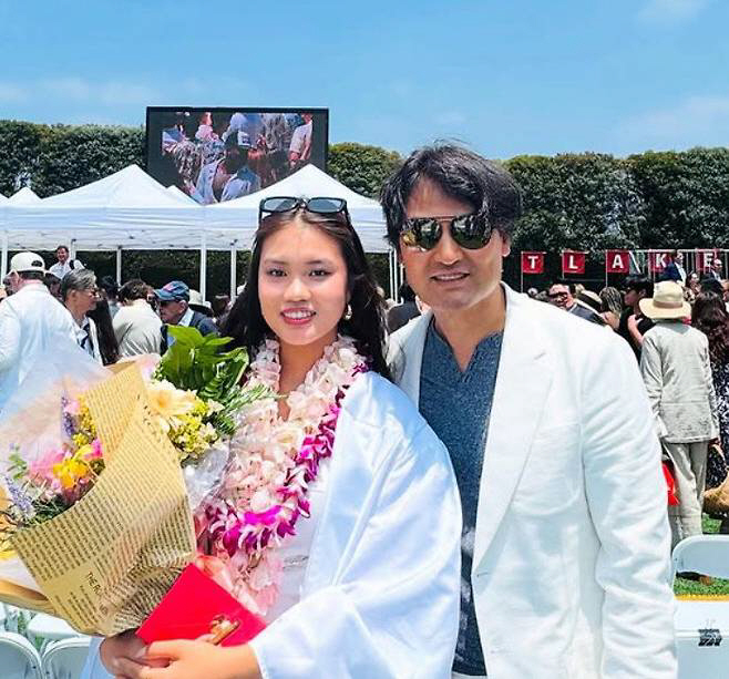 Park Chan-ho, did you admit that you talked a lot...Congratulations to your adult daughter on the ear of freedom. 