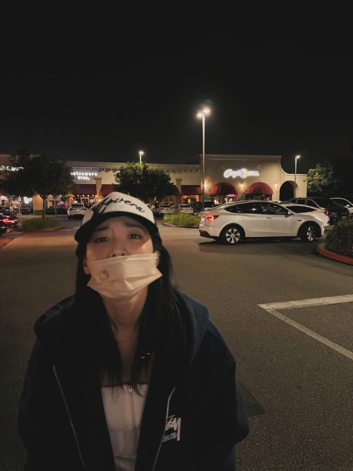 Sandara Park showed off her ultra-fine body wearing a tube top in LA