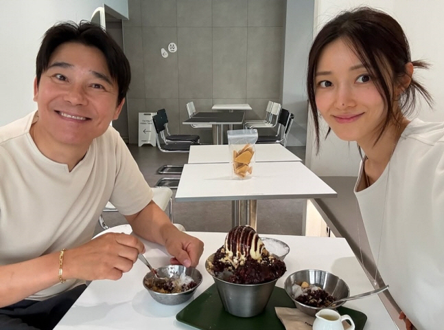 Seo White revealed the kakaotalk I received late at night..♥ Lim Chang-jung's excessive praise is the driving force of life